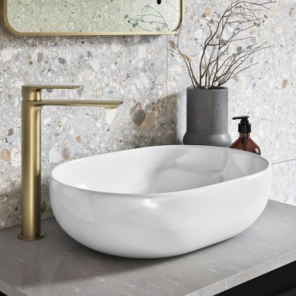 Alternative view of Nera Freestanding Basin